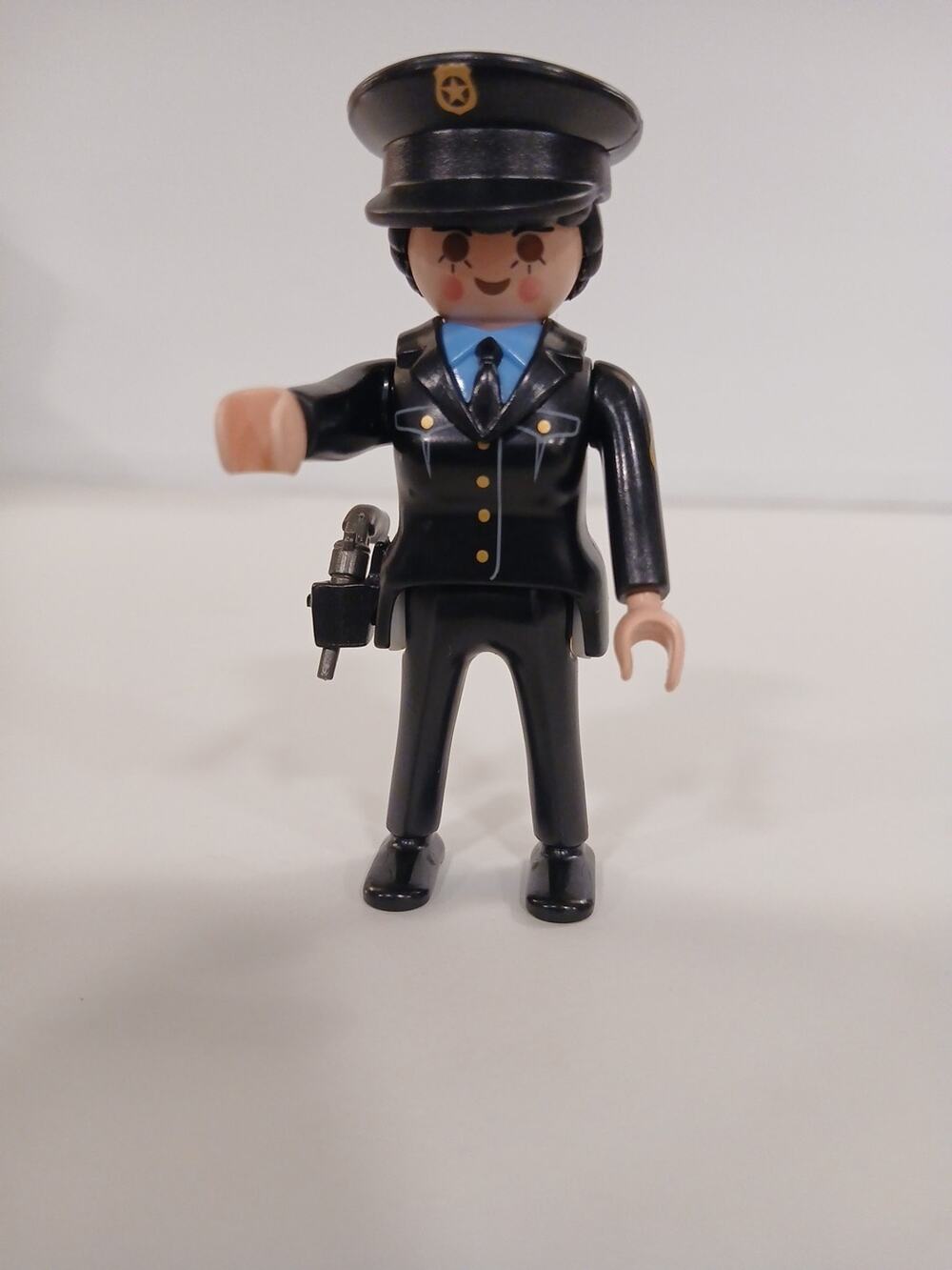 PLAYMOBIL 9237 UK Police Bobby 1997 Edition Hamleys Female Police Officer